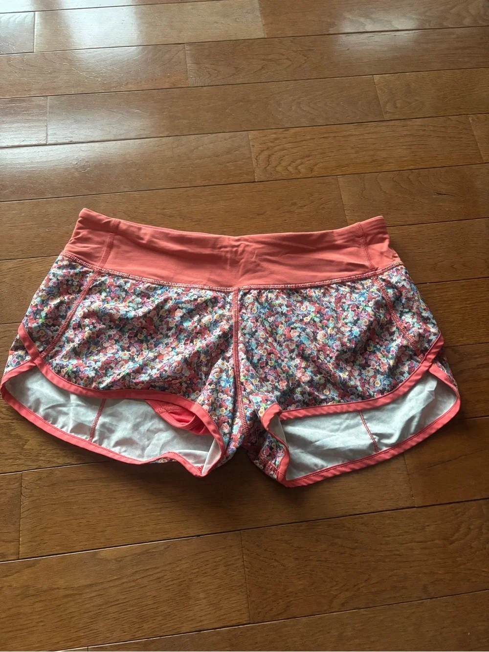 Lululemon Coral Floral Women’s Speed-up Shorts